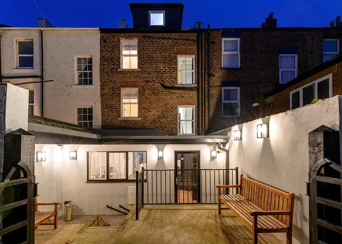 5 Bed In Oc-p32539 Whitby