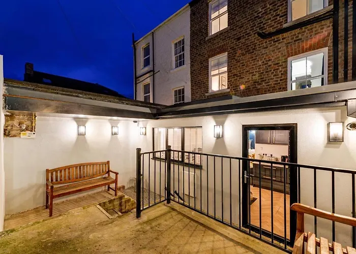 5 Bed In Oc-p32539 * Whitby